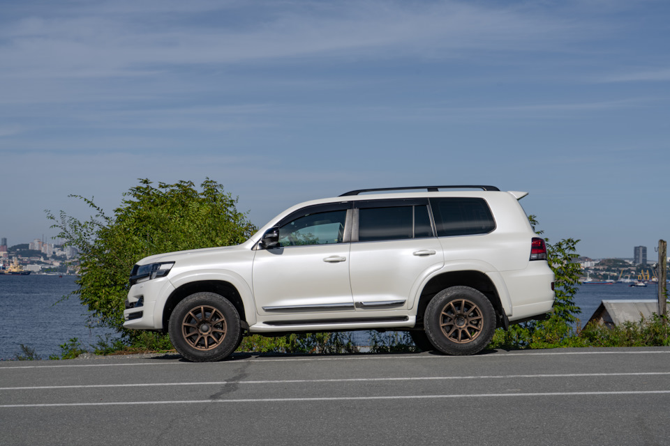 Фото в бортжурнале Toyota Land Cruiser 200