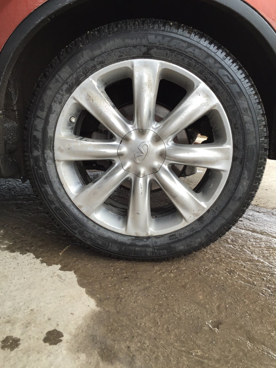 Летняя GoodYear Wrangler SR-A — Infiniti FX (1G). Запчасти на фото: Goodyear Wrangler SR-A