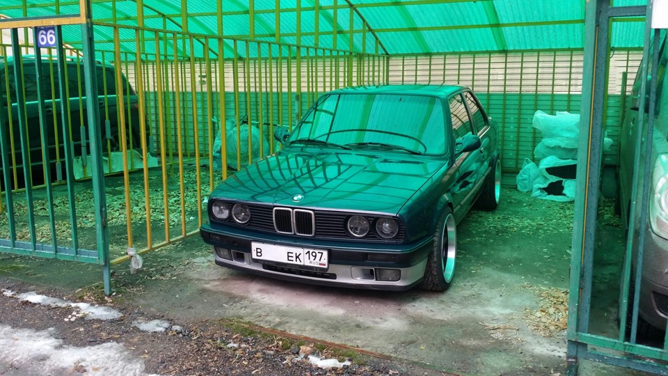 Отдыхает — BMW 3 series Coupe (E30)