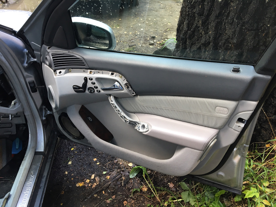 Фото в бортжурнале Mercedes-Benz E-Class (W210)