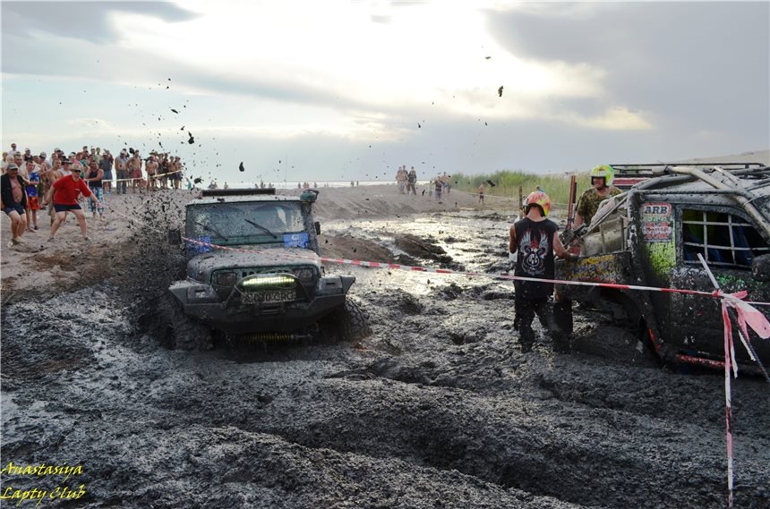 Фото в бортжурнале Jeep Wrangler (YJ)