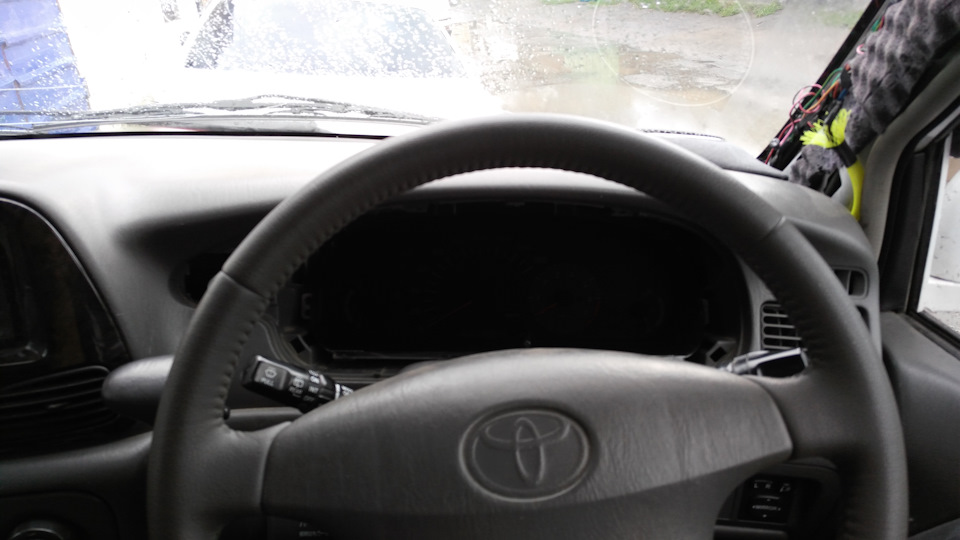 С положения водителя — Toyota Town Ace Noah