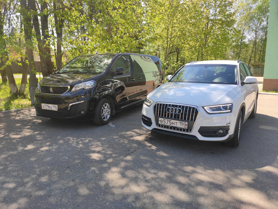 А наш автобус ещё не мытый, а на фото и не скажешь ) — Audi Q3 (1G)