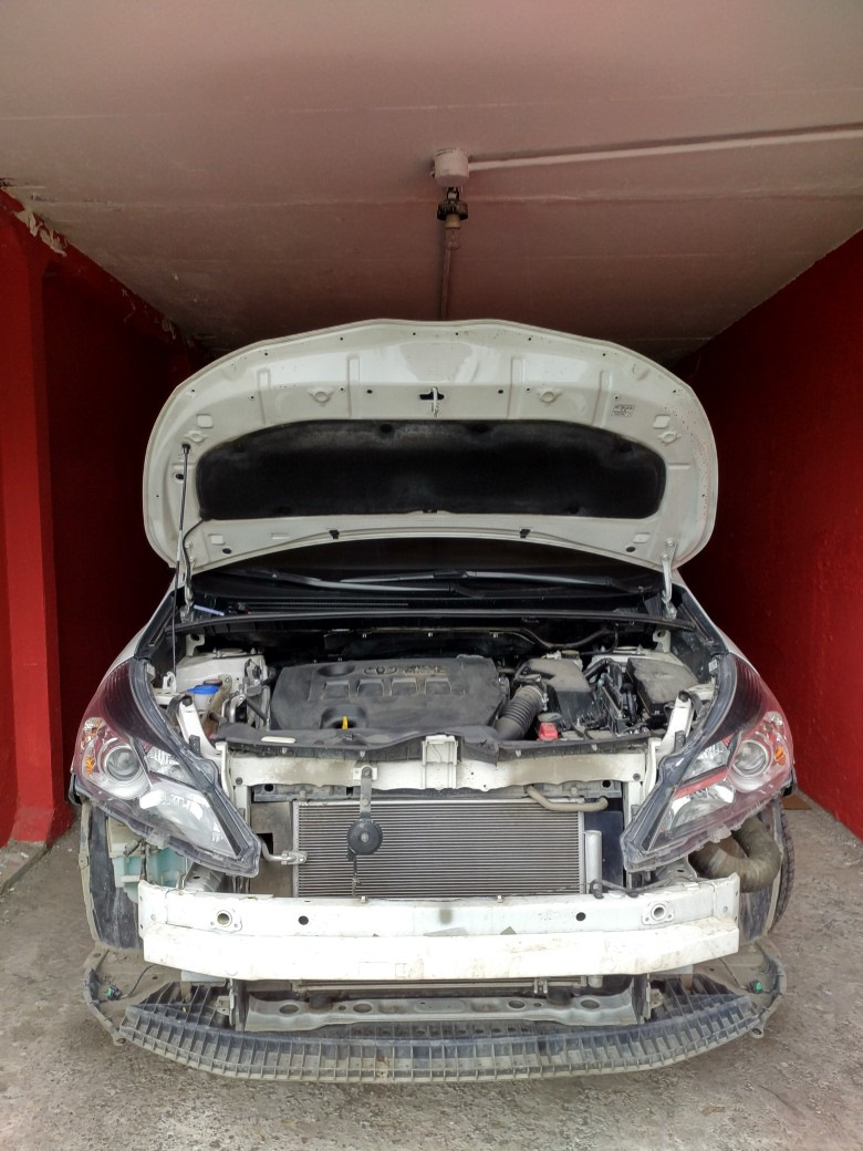 Видок без бампера. Вы тоже видите ржавчину на автомобиле, которому 4 года? — Toyota Verso