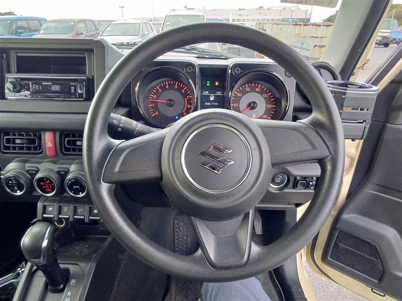 みーページ Фото из порта — Suzuki Jimny (4G) бензин, 0,7 л, 2018 года