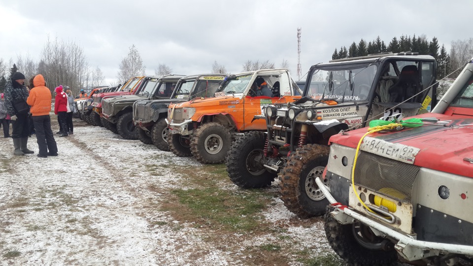 Выставка перед торжественным открытием — Land Rover Defender (L315/L316)