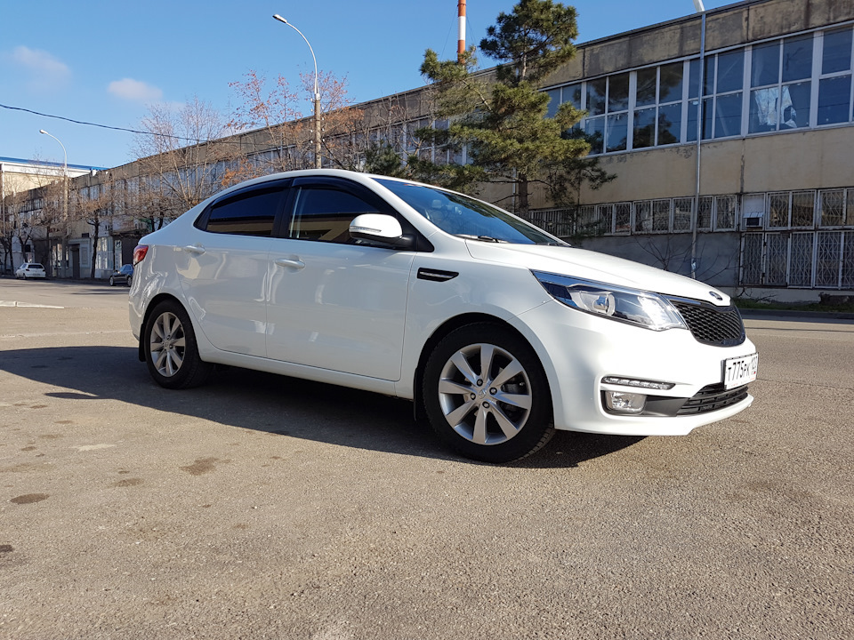 На 16 колесах — KIA Rio (3G)