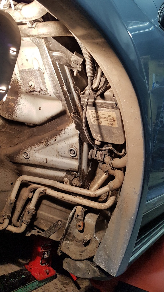 вот он, уставший агрегат — Volkswagen Touareg (1G)