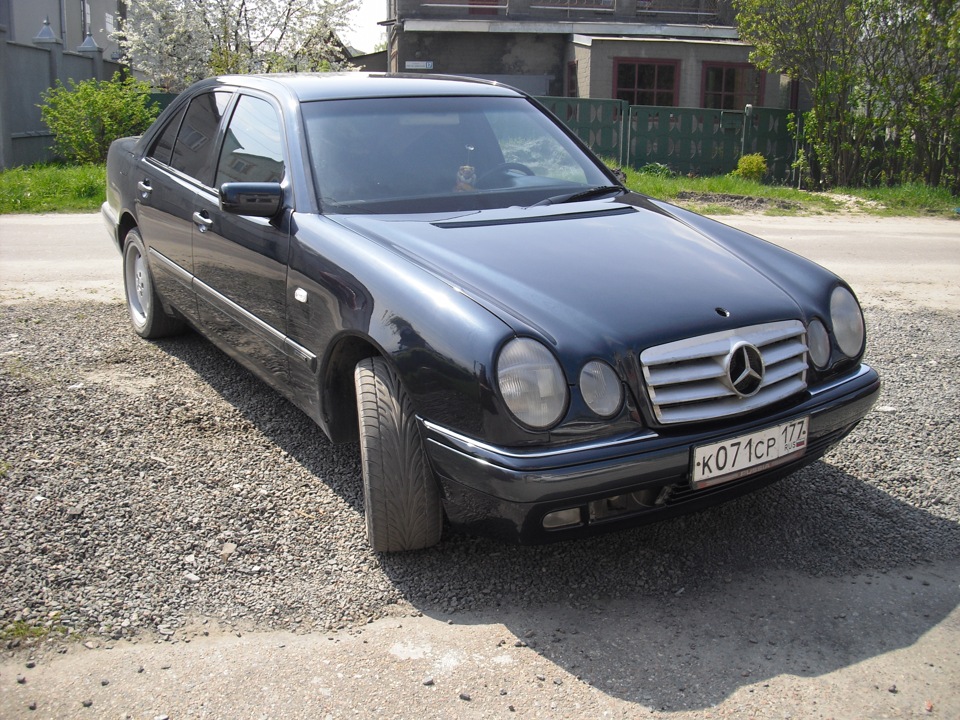 Фото в бортжурнале Mercedes-Benz E-Class (W210)