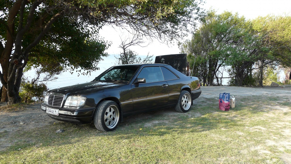 Фото в бортжурнале Mercedes-Benz E-Class Coupe (C124)