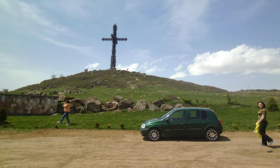 неприхотливая машинка везде пробьется — Renault Clio II