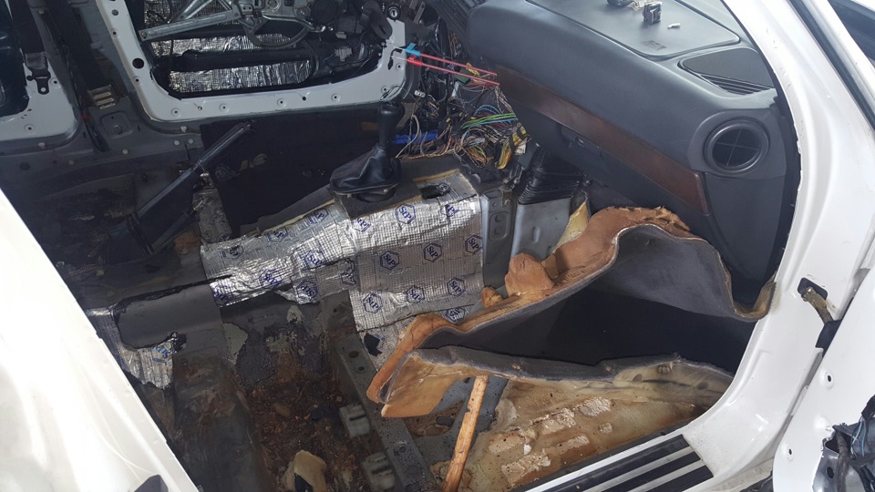 Фото в бортжурнале BMW 5 series (E34)