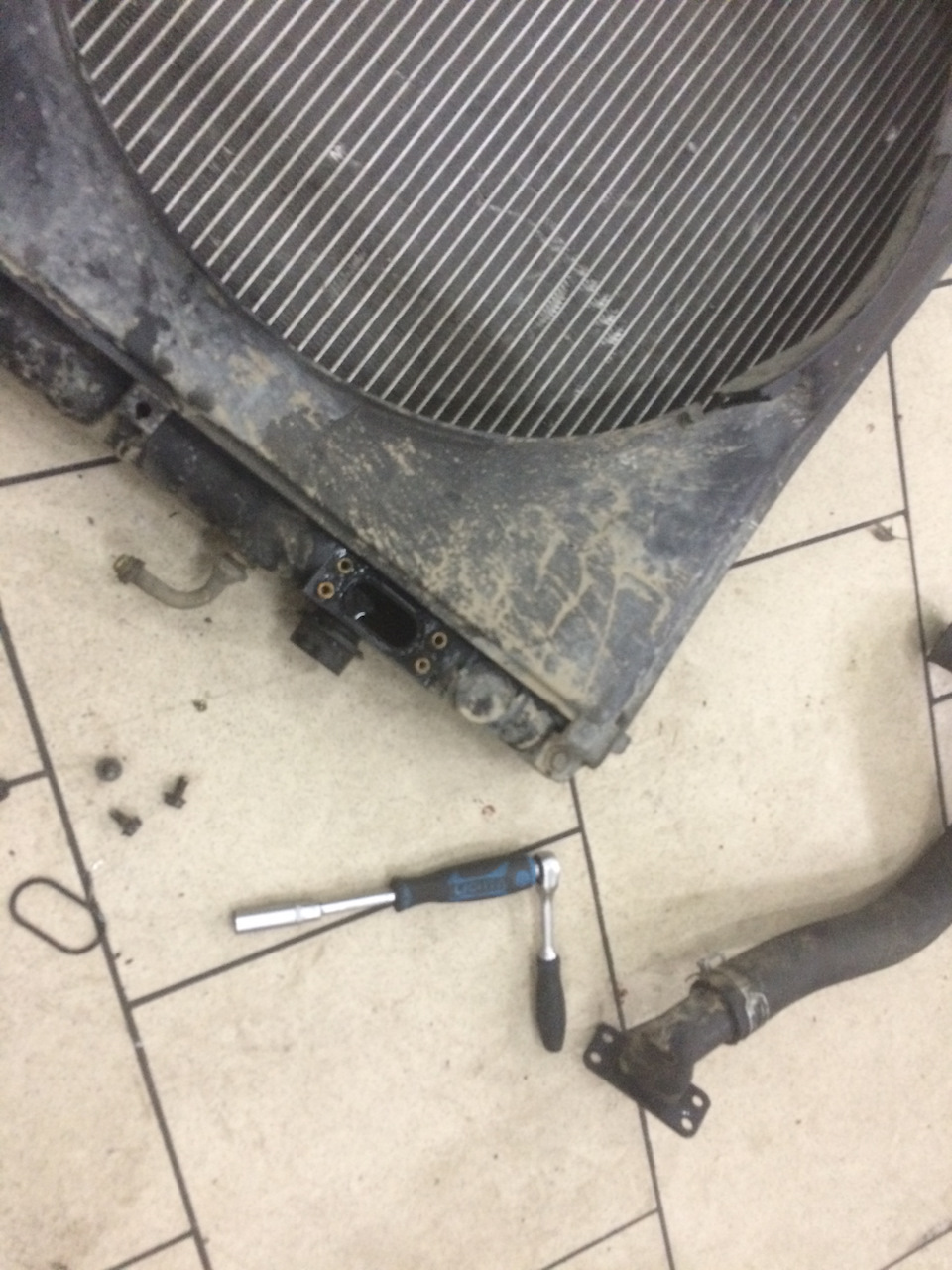 Приплыли — Mitsubishi Pajero Sport (1G)