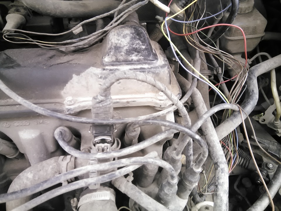 потом гофры прикуплю, спрячу в неё. — Volkswagen Passat Variant (B3)