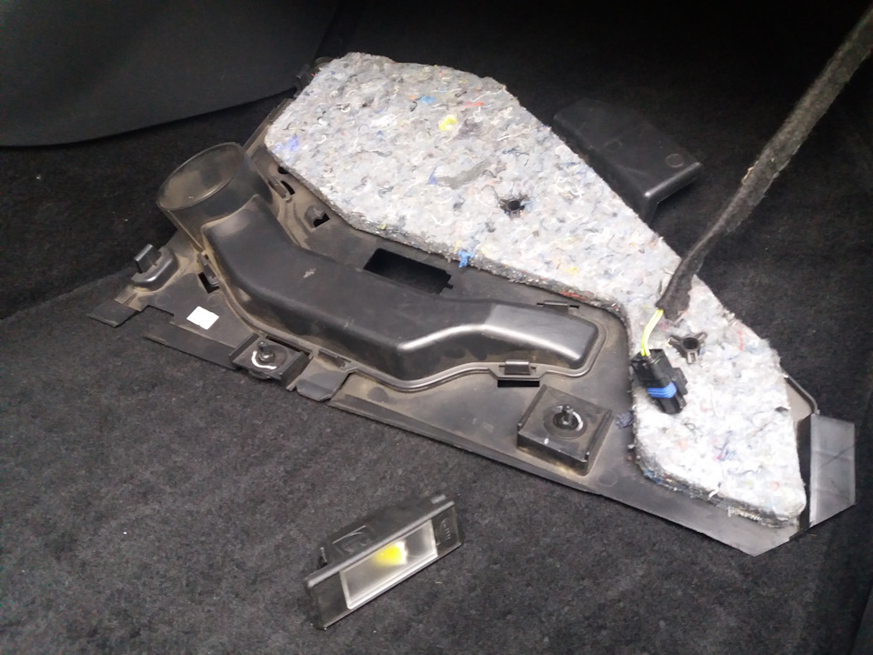 Передний плафон, ждет установки — Citroen C5 (2G)