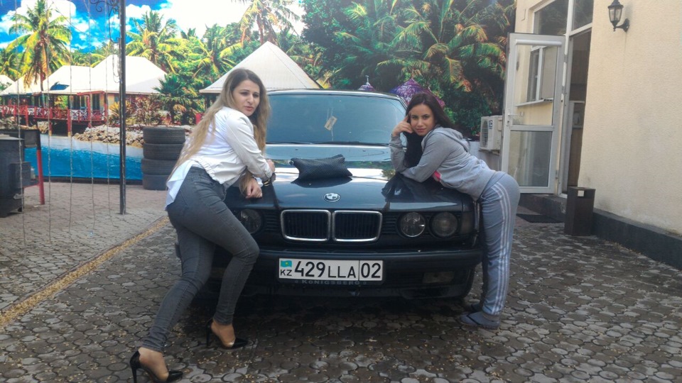 Фото в бортжурнале BMW 7 series (E32)