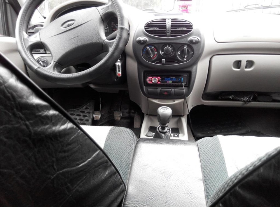 вид — Lada Калина Универсал (1G)