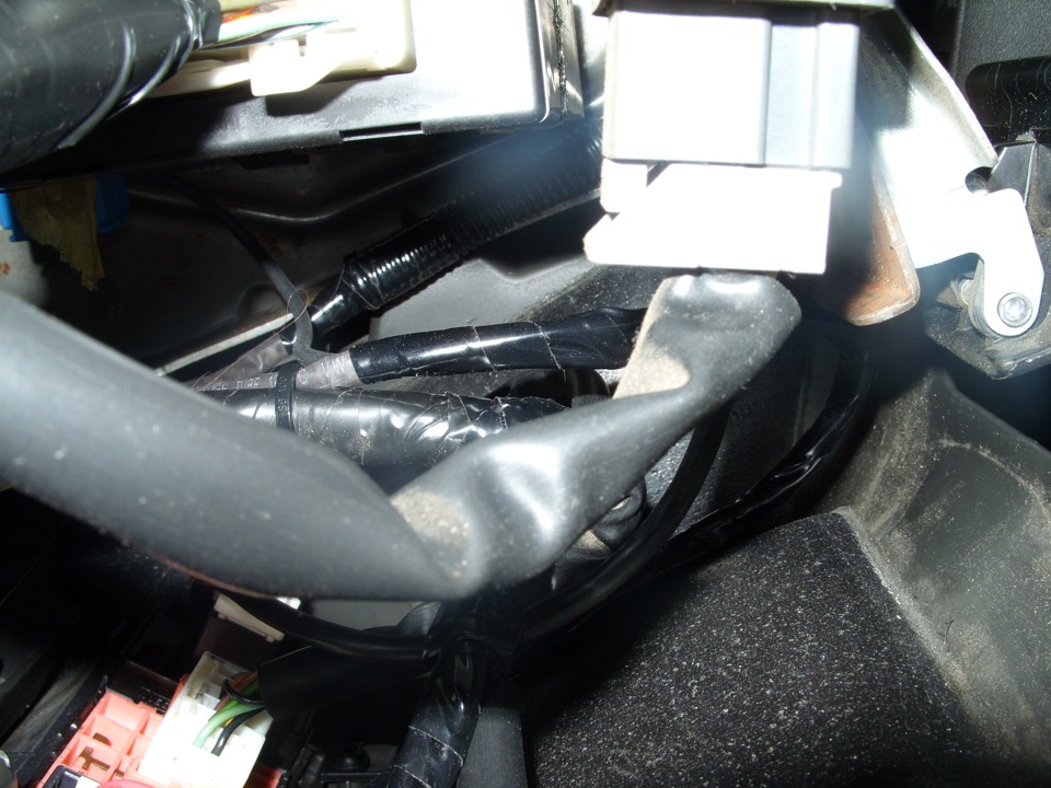 еще фотка под панелью — Nissan Pathfinder (3G)