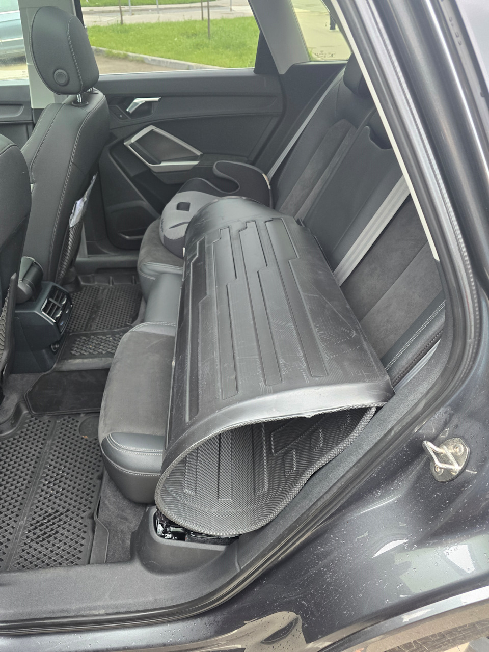 Сложенный коврик — Audi Q3 (2G)