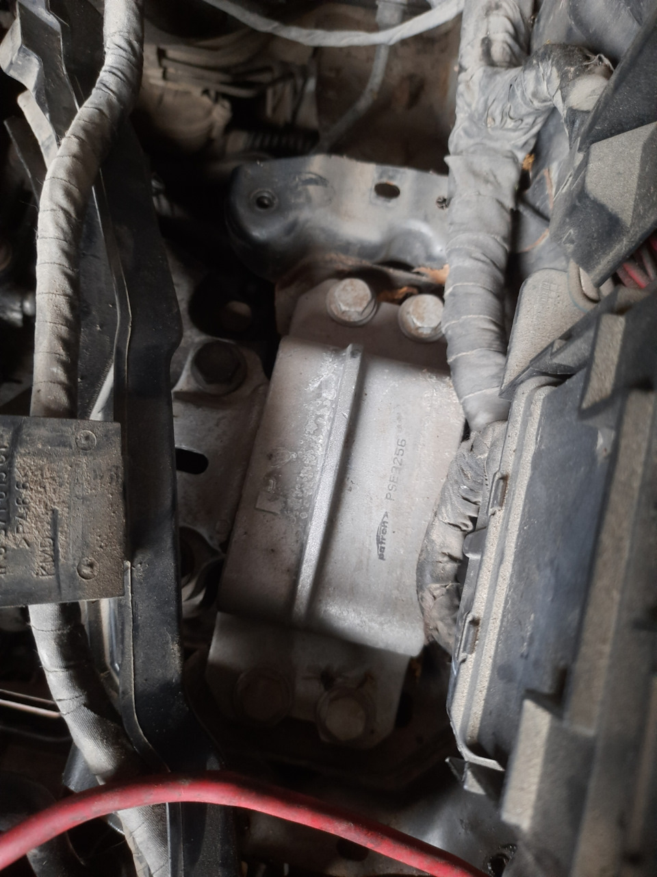 Фото в бортжурнале Volkswagen Passat Variant (B6). Запчасти на фото: PSE3256