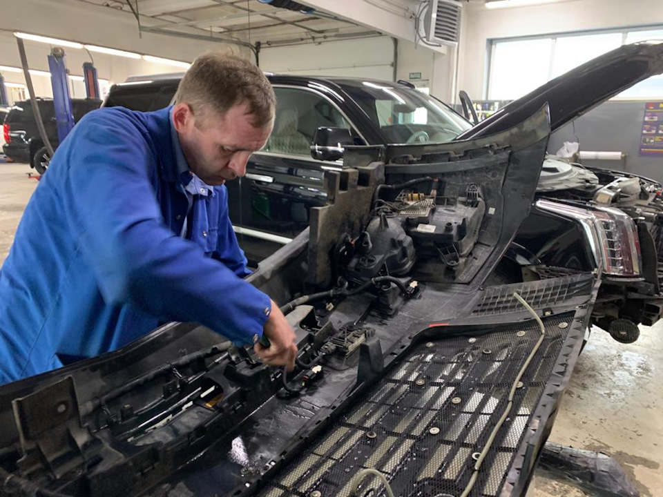 Фото в бортжурнале Cadillac Escalade (4G)