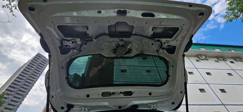 вот она обратная сторона задней двери) — Haval Jolion