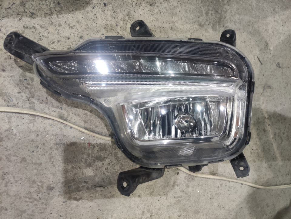 Отполированная и забронированная Туманка+LED DRL — KIA Rio (3G)