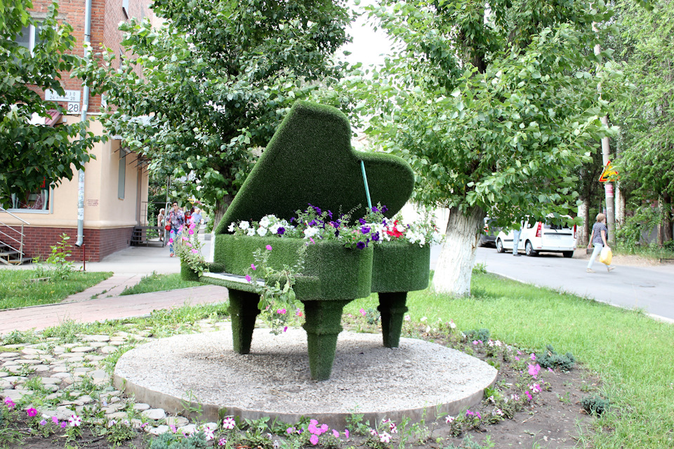 15 — Lada Ларгус