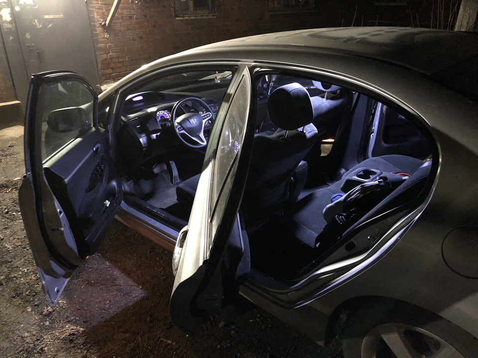 Фиксация дверей в первом положение — Honda Civic 4D (8G)