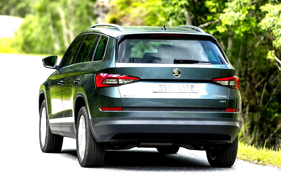 Škoda Kodiaq — Renault Koleos (2G)