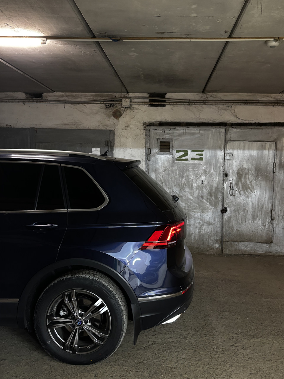 Сбоку — Volkswagen Tiguan (2G)