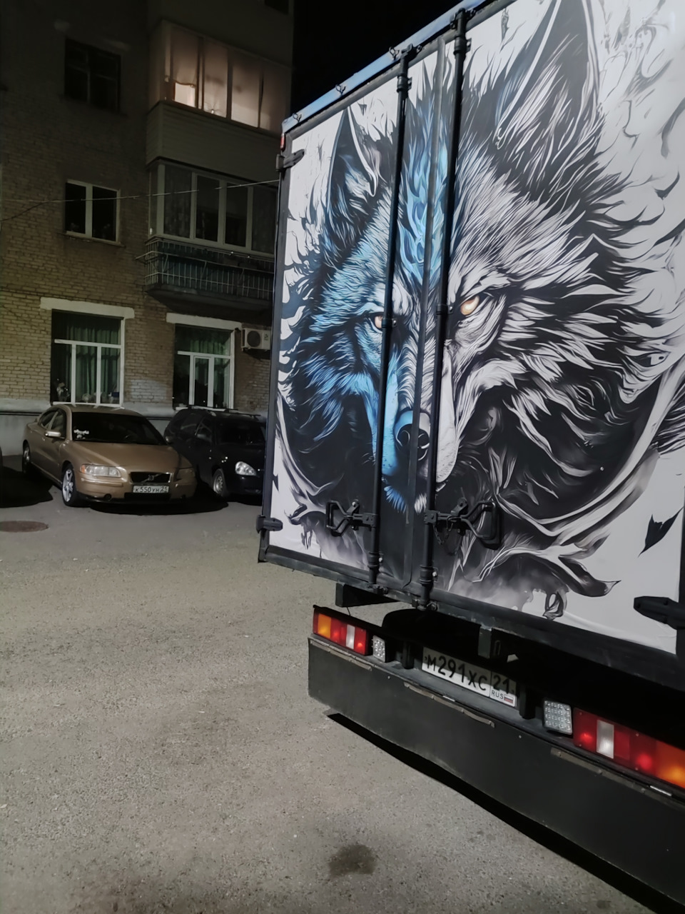 три места занимаю во дворе 🫣 — Volvo S60 (1G)