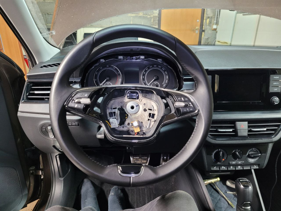 Мультируль на месте. — Skoda Rapid (2G)