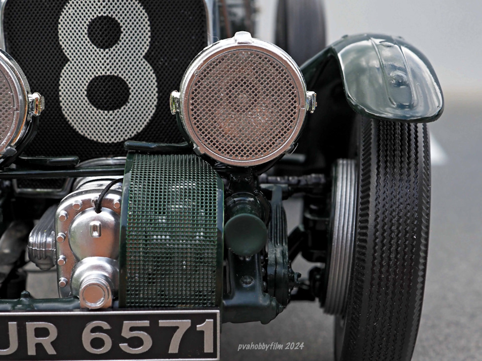1/18 Bentley Blower 4.5 Litre Le Mans, 1930 (Minichamps #100