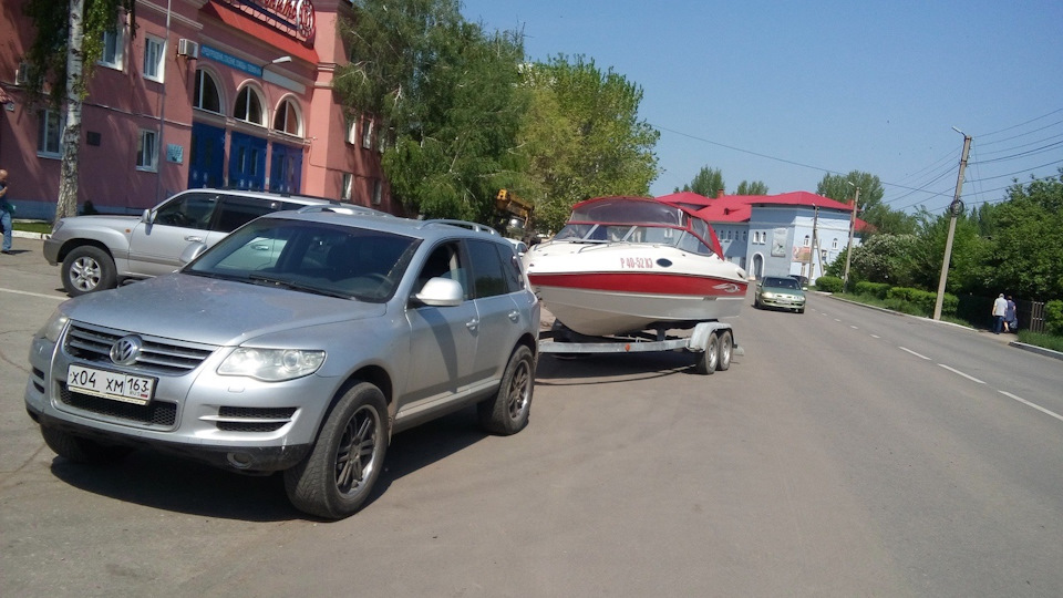 Volkswagen Touareg Перевозчик мотолодок
