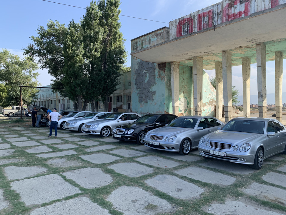 Фото в бортжурнале Mercedes-Benz E-Class (W211)