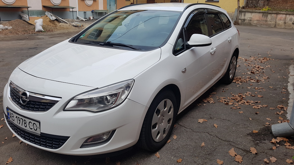 Фото в бортжурнале Opel Astra J. Запчасти на фото: 1481978