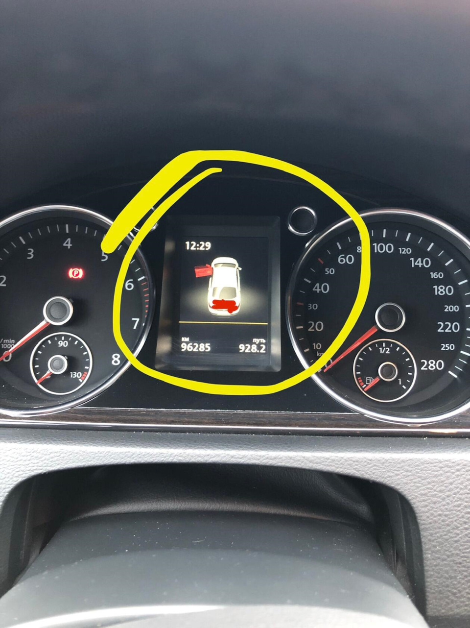 Багажник в мороз закрыт а показывает открыт. — Volkswagen Passat CC