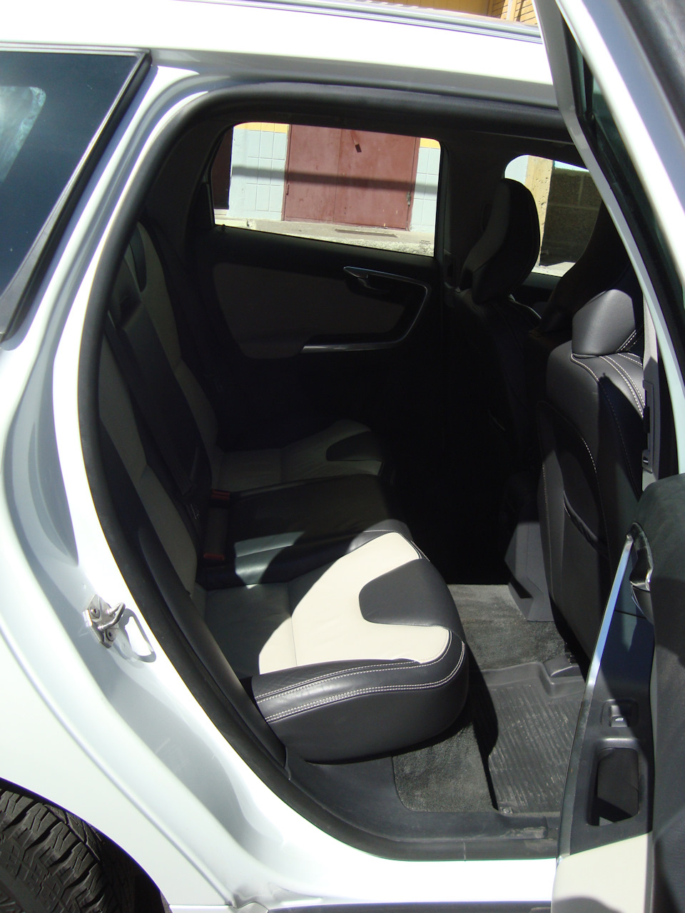 Фото в бортжурнале Volvo XC60 (1G)