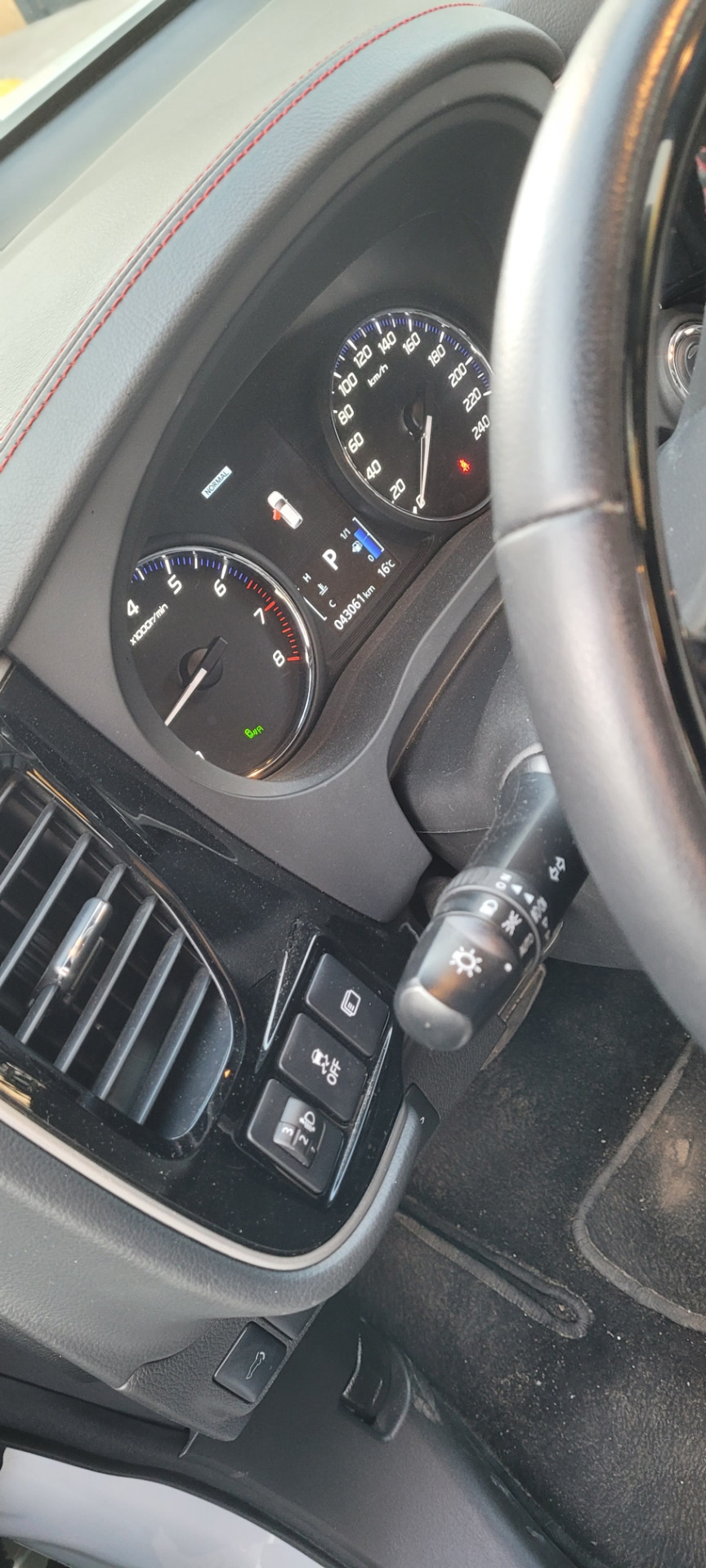 Фото — одометр 2 — Mitsubishi Outlander (3G)