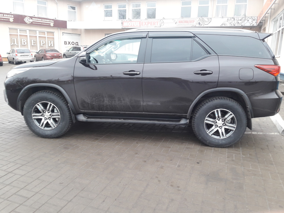 Фото в бортжурнале Toyota Fortuner (2G)