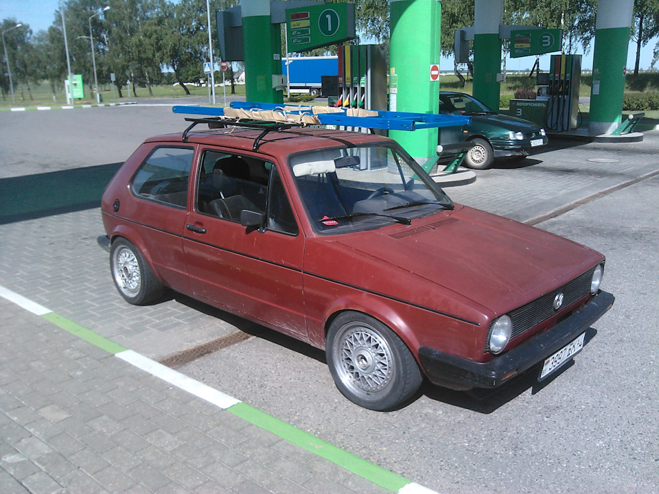 я ем мороженое, гольф припудривает носик — Volkswagen Golf Mk1
