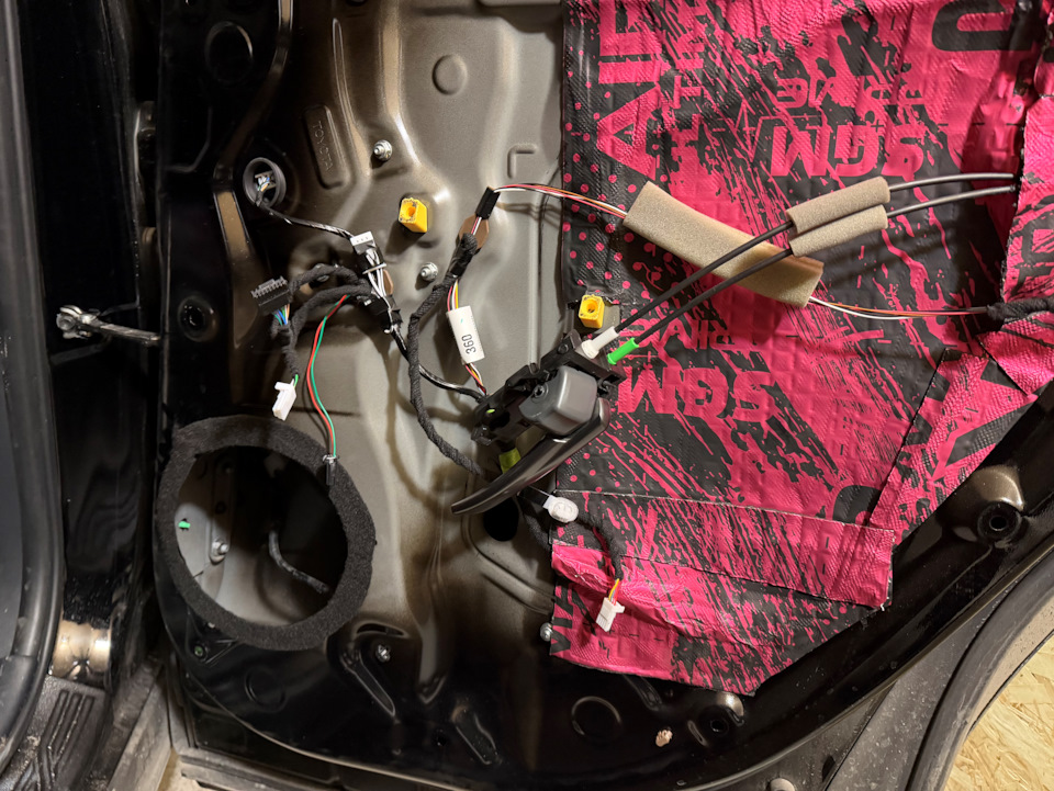 Фото в бортжурнале Toyota RAV4 (6G)