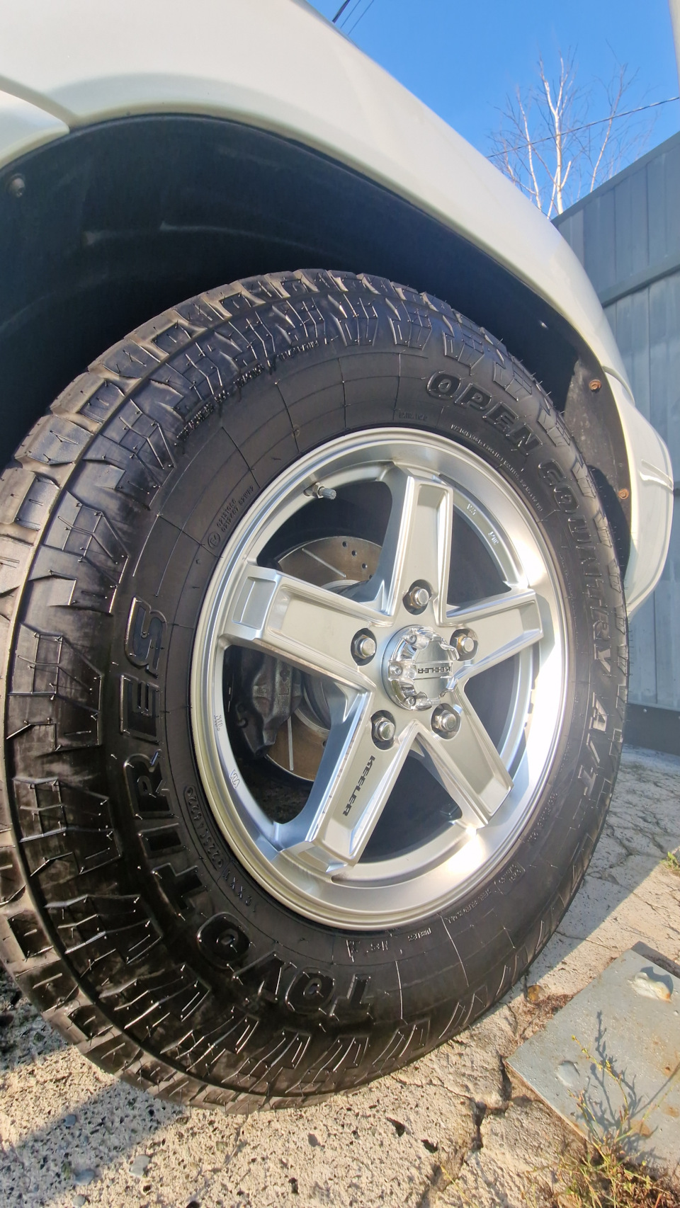 Фото в бортжурнале Lexus LX (UZJ100)