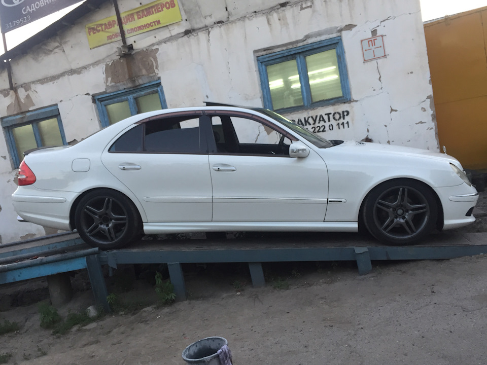 Фото в бортжурнале Mercedes-Benz E-Class (W211)