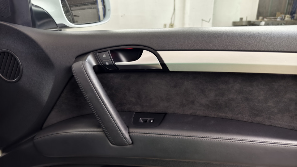 Фото в бортжурнале Audi Q7 (1G)