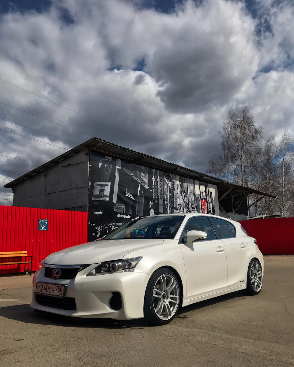 Фото в бортжурнале Lexus CT 200h