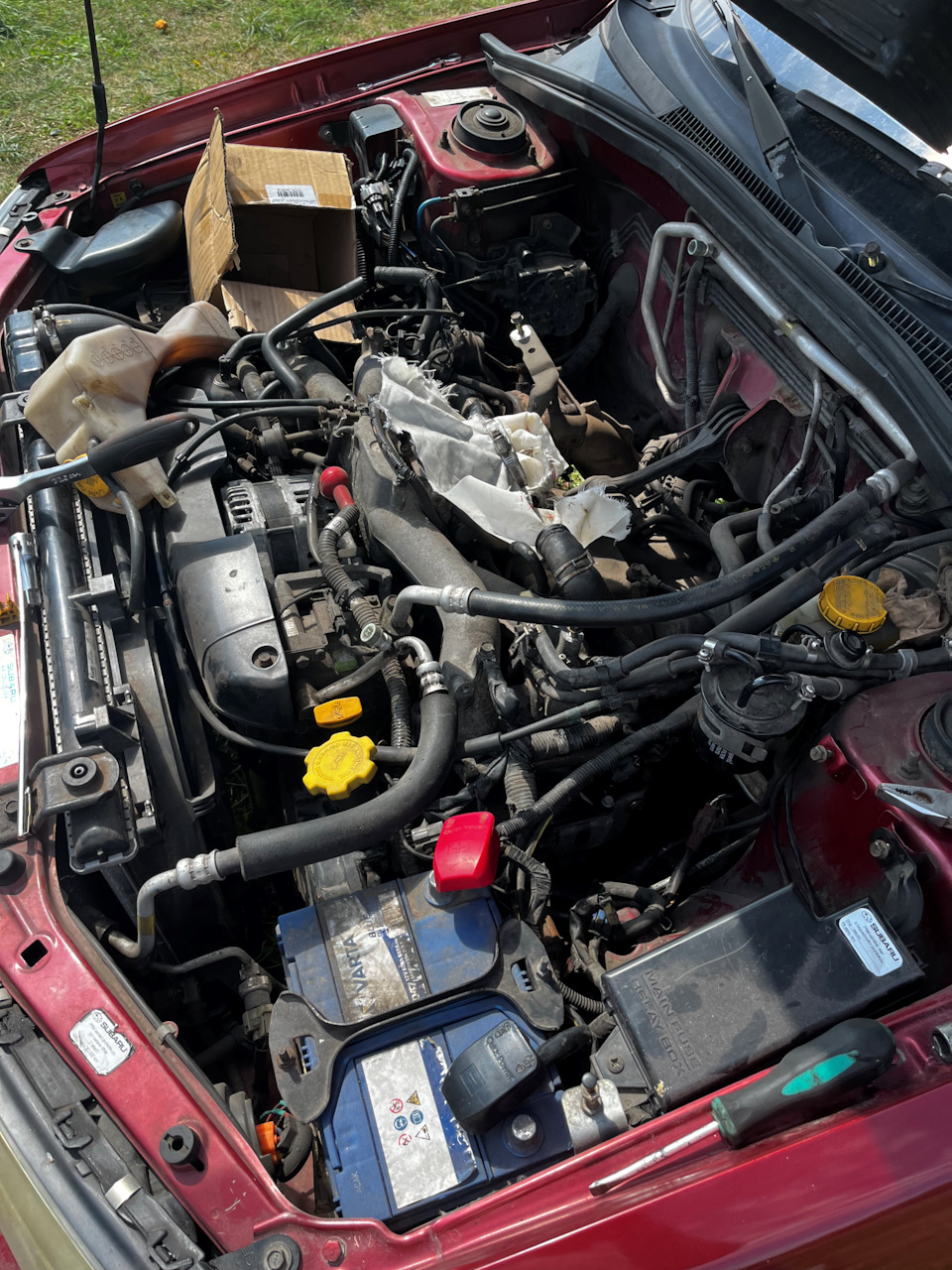 В работе — Subaru Forester (SG). Запчасти на фото: CO006