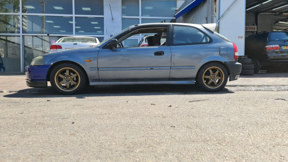 Honda Civic Hatchback Greyhound