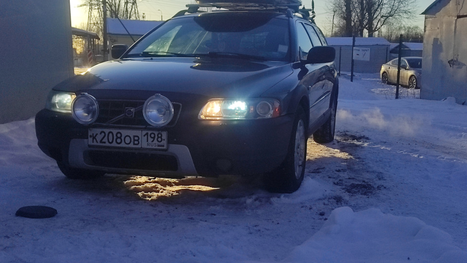 штатный даль — Volvo XC70 II
